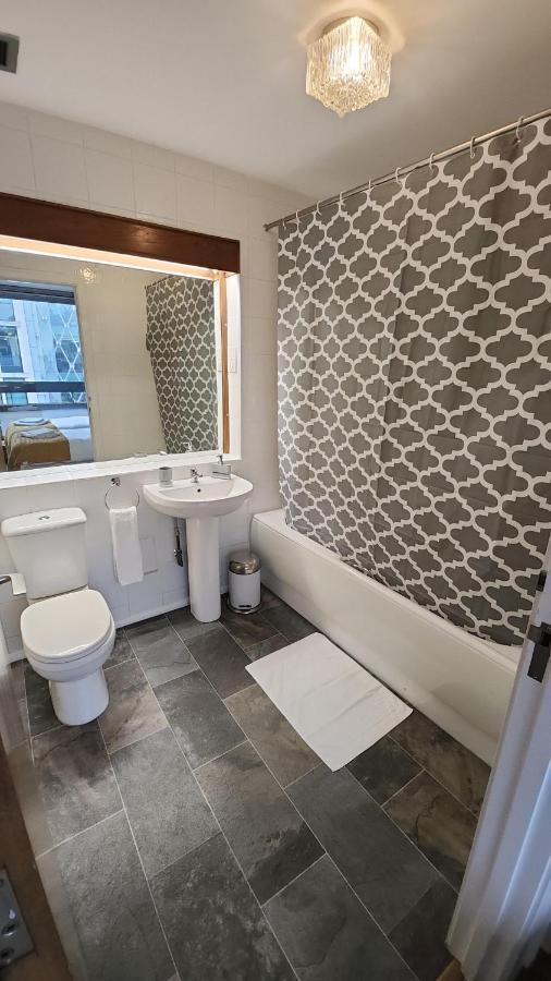 Top Floor Room In Baker St London Bagian luar foto
