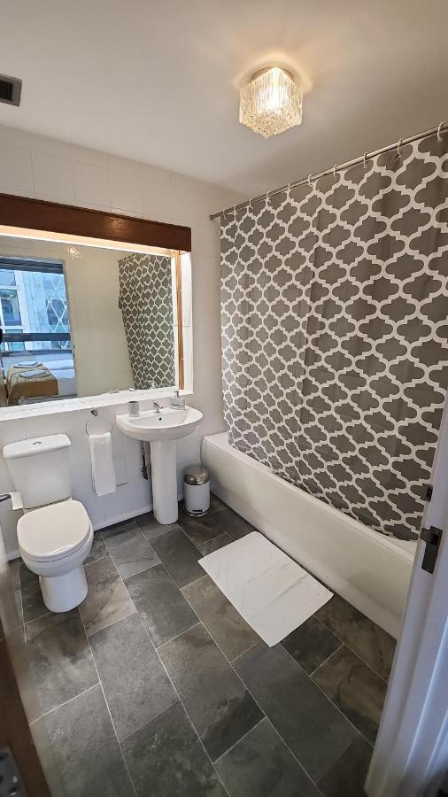 Top Floor Room In Baker St London Bagian luar foto